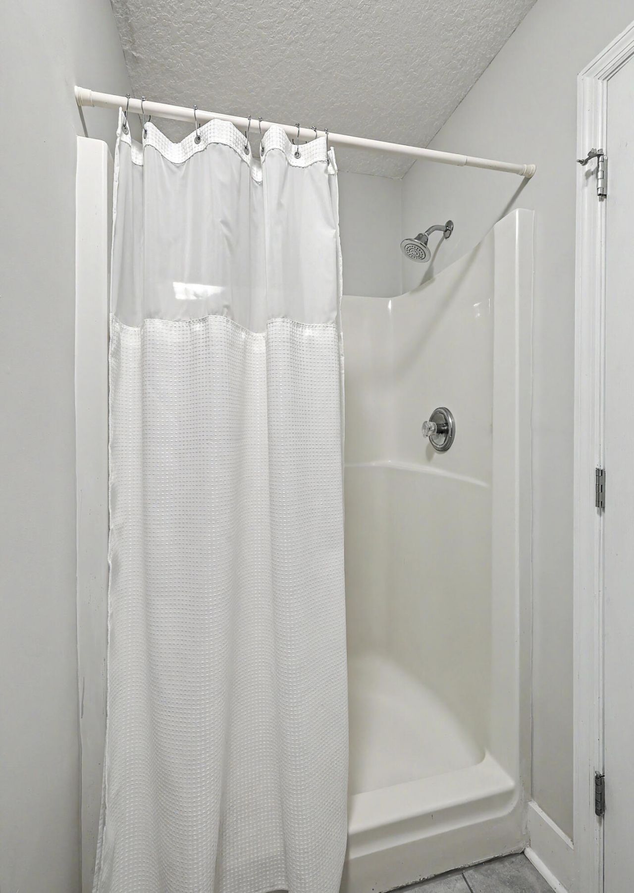 7868 Montview Road Photo 19