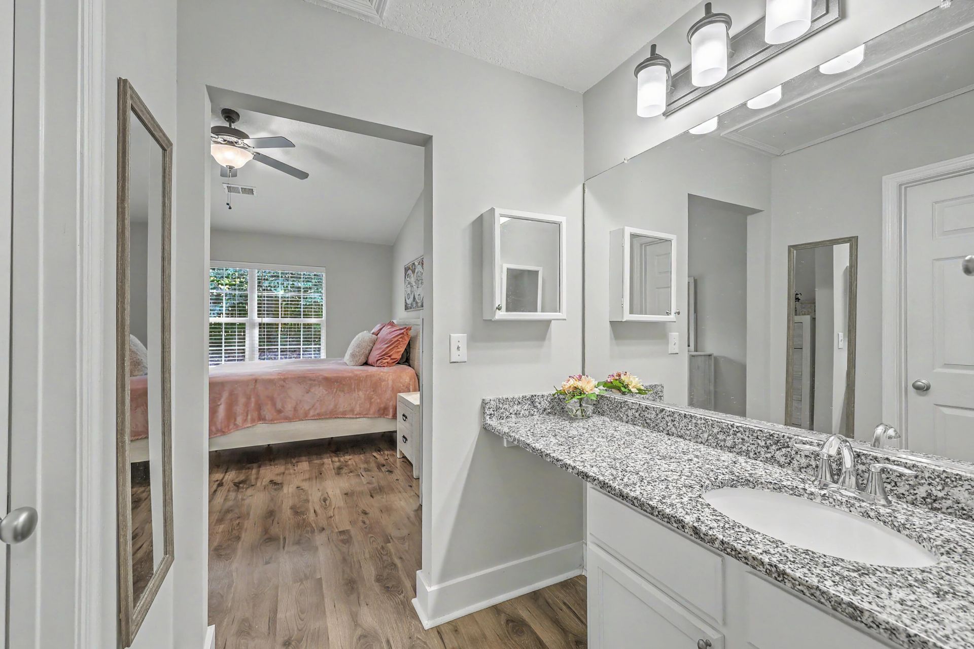 7868 Montview Road Photo 7