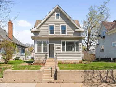 1355 Charles Avenue, Saint Paul, MN 55104