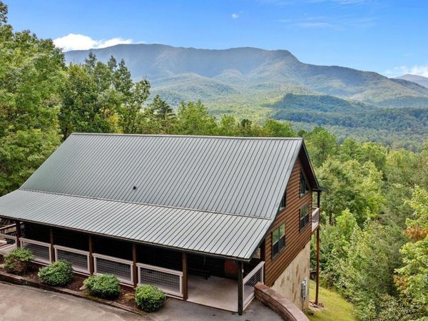 859 Pinnacle Vista Road, Gatlinburg, TN 37738