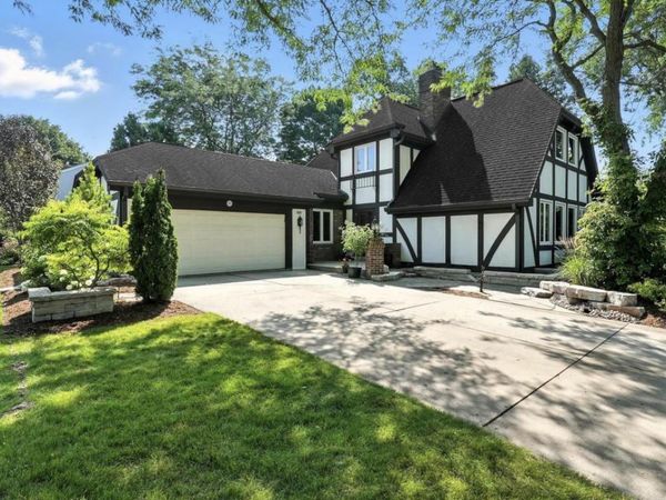 1908 Bobolink AVENUE, Grafton, WI 53024