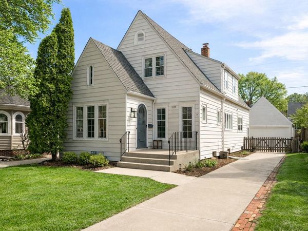 5844 N Shoreland AVENUE, Whitefish Bay, WI 53217