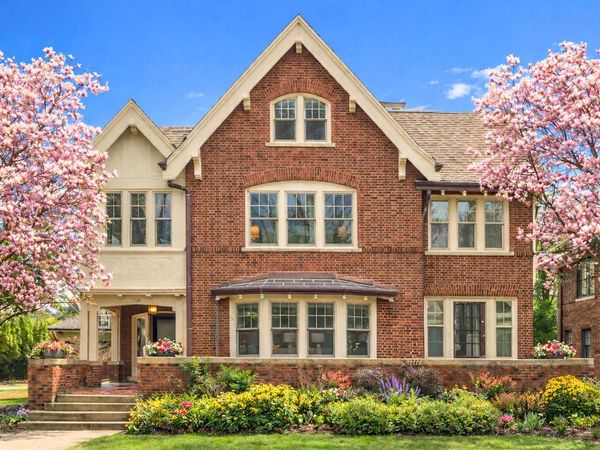 3048 N Shepard AVENUE, Milwaukee, WI 53211