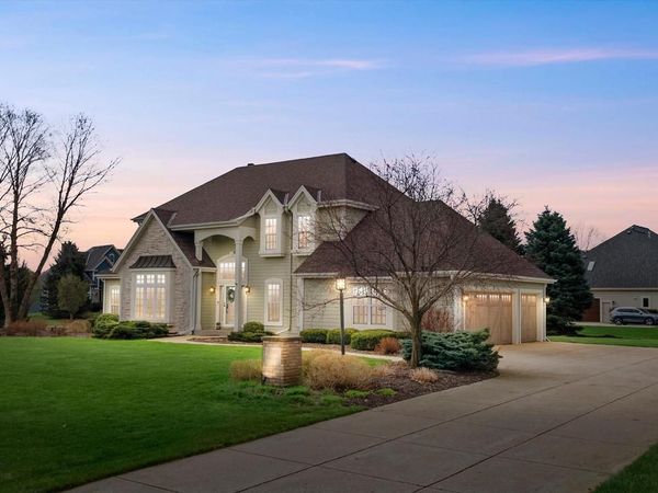 W289N6349 Blackhawk DRIVE, Hartland, WI 53029