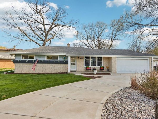 11424 W Copeland AVENUE, Hales Corners, WI 53130