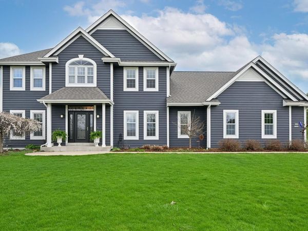 W223N3589 Ridgeside COURT, Pewaukee, WI 53072