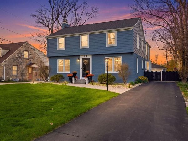 514 E Community PLACE, Milwaukee, WI 53217