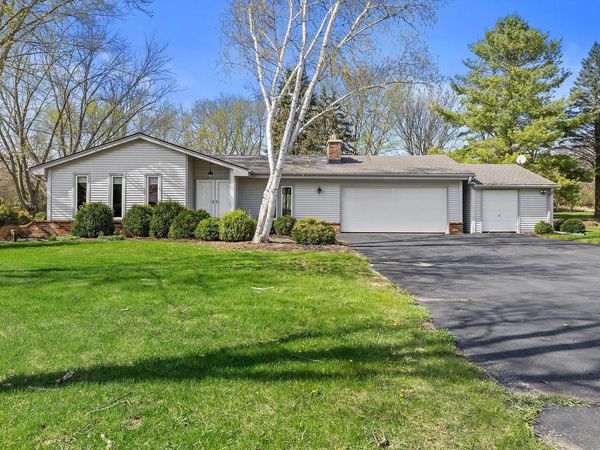 W311S8635 Cherokee PASS, Mukwonago, WI 53149