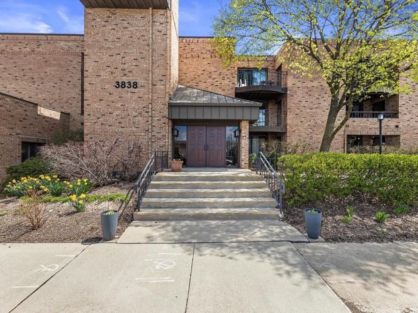 3838 N Oakland AVENUE, Unit 269, Shorewood, WI 53211