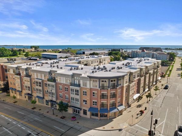141 Main STREET, Unit 418, Racine, WI 53403