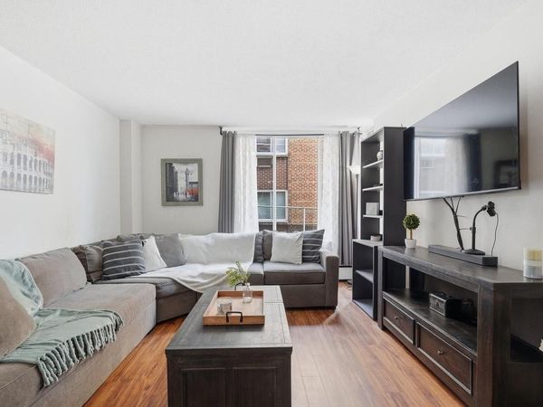 1409 N Prospect AVENUE, Unit 102, Milwaukee, WI 53202