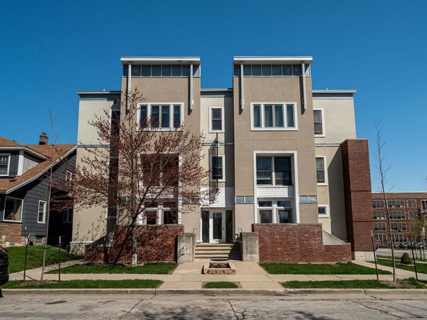 2904 N Cambridge AVENUE, Unit 102, Milwaukee, WI 53211
