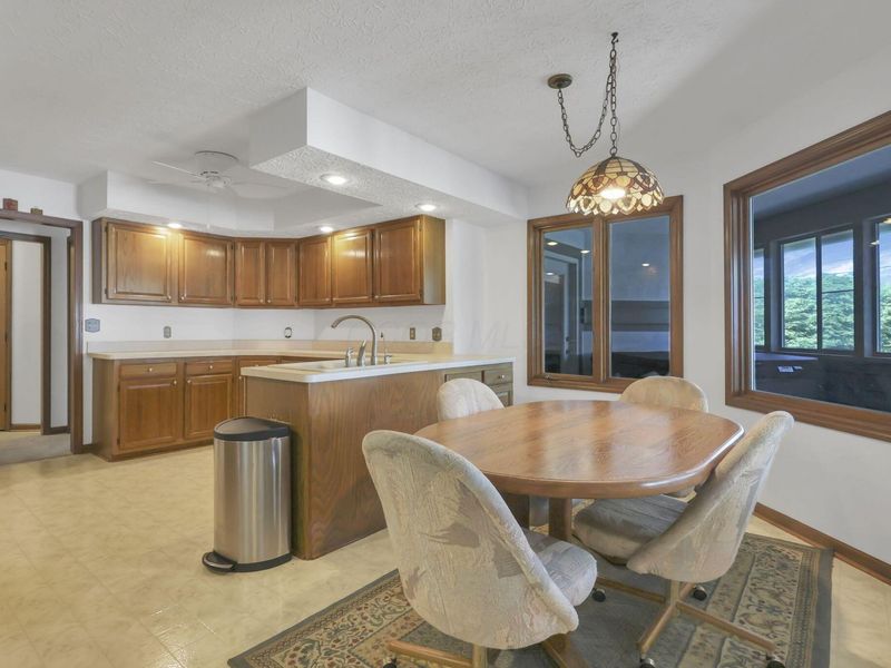 2536 Youngs Grove Road , Columbus, OH 43231 Photo 18