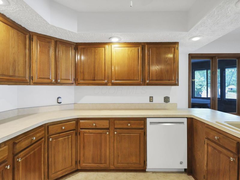 2536 Youngs Grove Road , Columbus, OH 43231 Photo 20