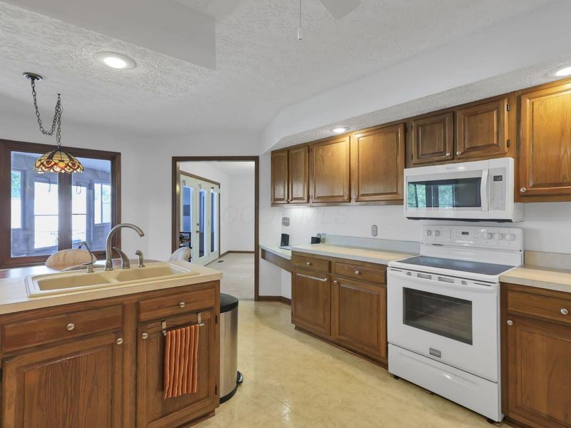 2536 Youngs Grove Road , Columbus, OH 43231 Photo 24