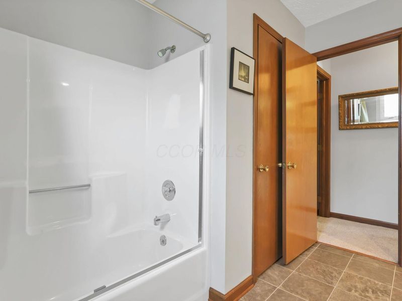 2536 Youngs Grove Road , Columbus, OH 43231 Photo 43