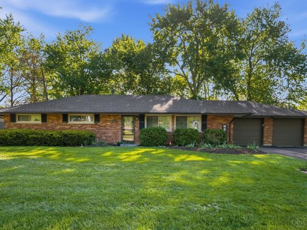 9226 Stephanie Street, Centerville, OH 45458