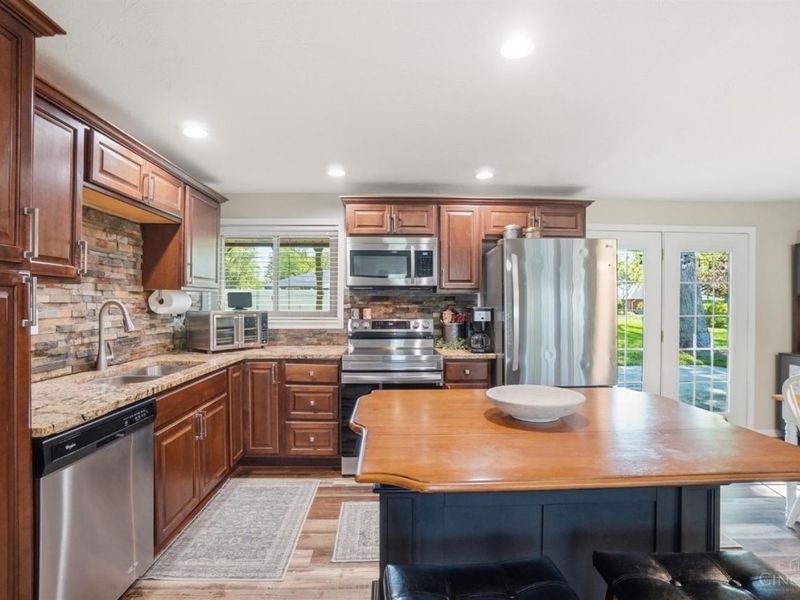 9226 Stephanie Street, Centerville, OH 45458 Photo 13