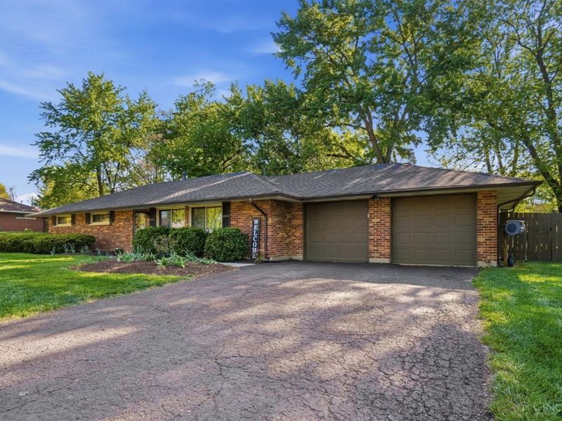 9226 Stephanie Street, Centerville, OH 45458 Photo 2