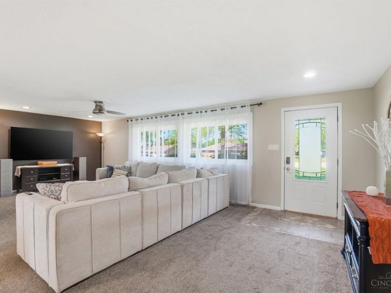 9226 Stephanie Street, Centerville, OH 45458 Photo 5