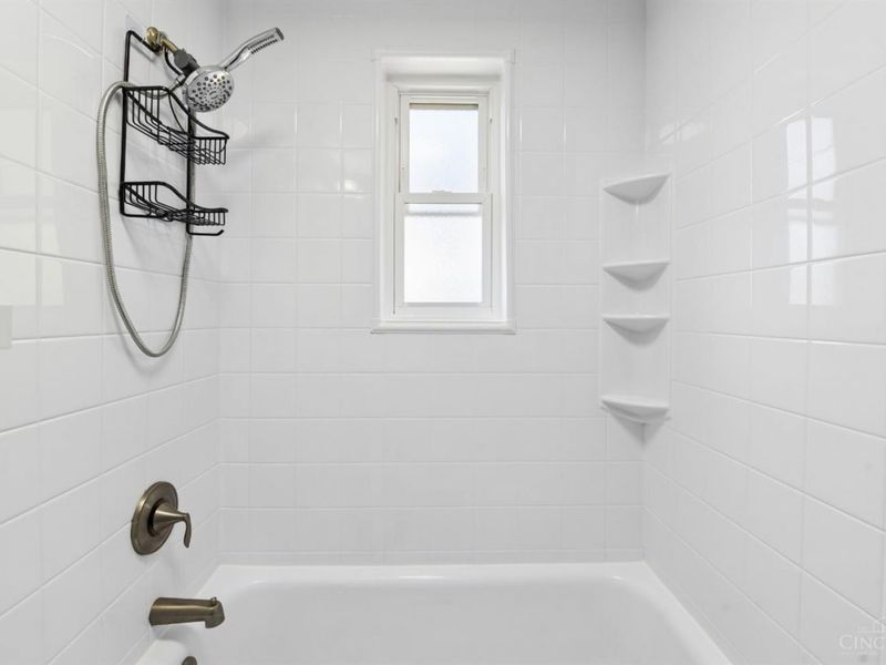 627 Roebling Road, Cincinnati, OH 45238 Photo 22