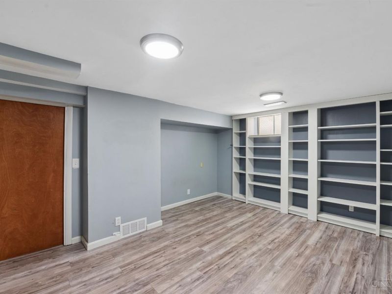 627 Roebling Road, Cincinnati, OH 45238 Photo 23