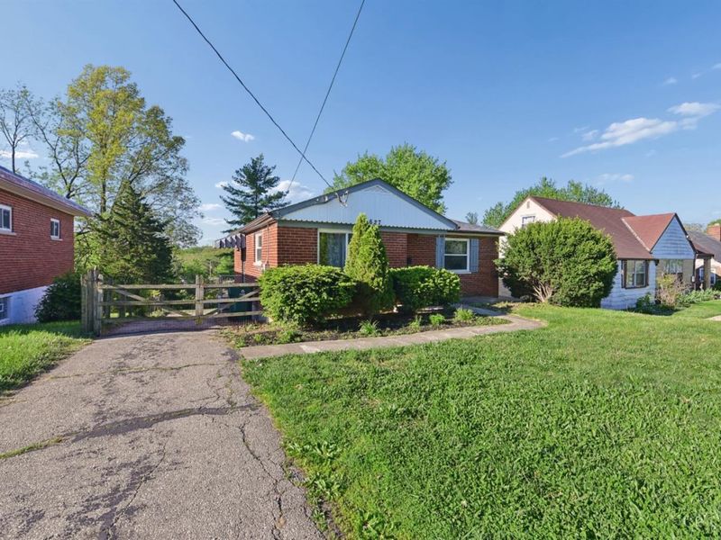 627 Roebling Road, Cincinnati, OH 45238 Photo 4