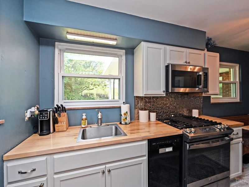 193 West Crest Drive, Reading, OH 45215 Photo 11