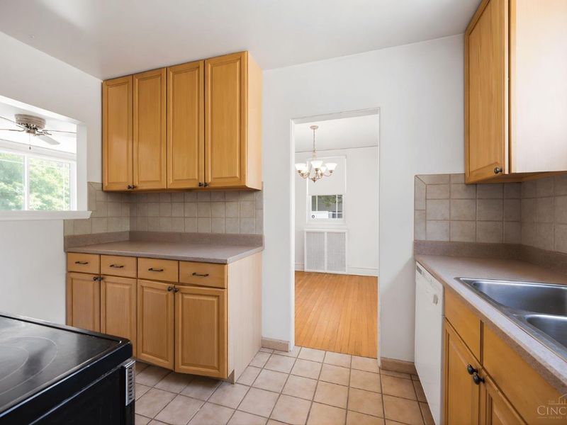 17 Andover Road, Greenhills, OH 45218 Photo 15