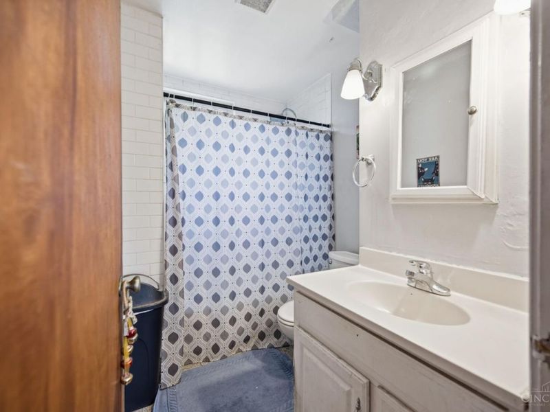 17 Andover Road, Greenhills, OH 45218 Photo 17