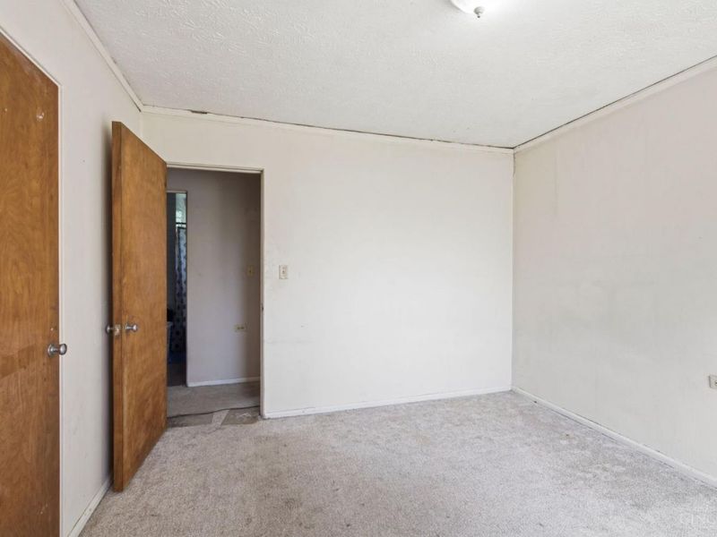 17 Andover Road, Greenhills, OH 45218 Photo 28