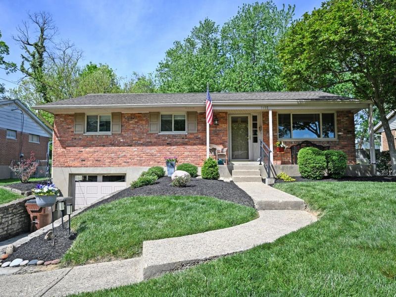 1495 Blueorchard Drive, Anderson Twp, OH 45230 Photo 3
