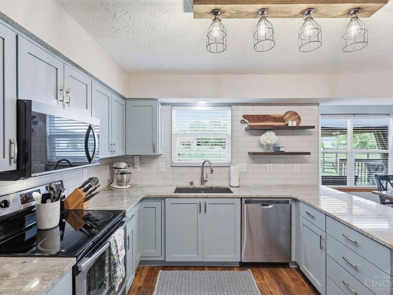 358 Stone Ridge Lane, Monroe, OH 45044 Photo 8