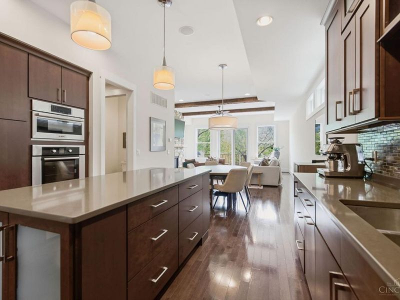 452 Strafer Street, Cincinnati, OH 45226 Photo 3