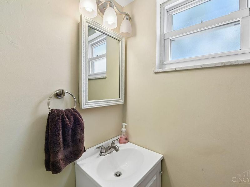 10660 Bridlepath Lane, Sharonville, OH 45241 Photo 36