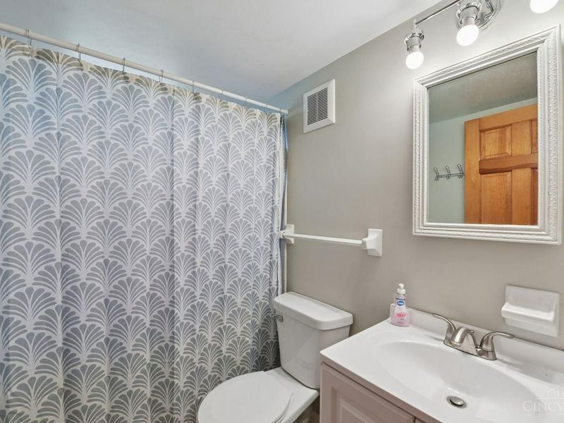 10660 Bridlepath Lane, Sharonville, OH 45241 Photo 37