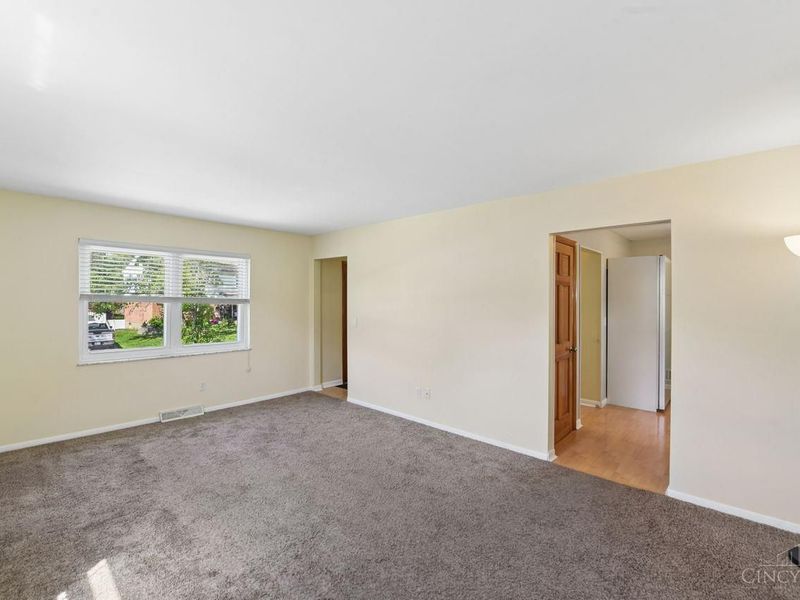 10660 Bridlepath Lane, Sharonville, OH 45241 Photo 4