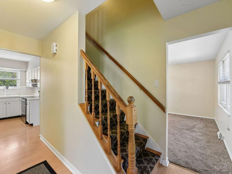 10660 Bridlepath Lane, Sharonville, OH 45241 Photo 6