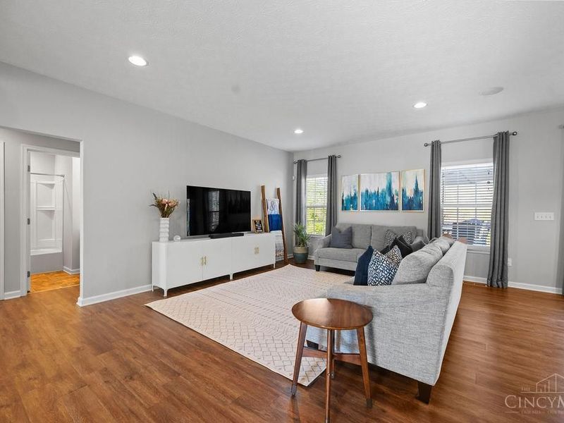 8029 Valley Crossing Drive, Colerain Township, OH 45247 Photo 13