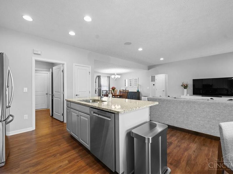 8029 Valley Crossing Drive, Colerain Township, OH 45247 Photo 18