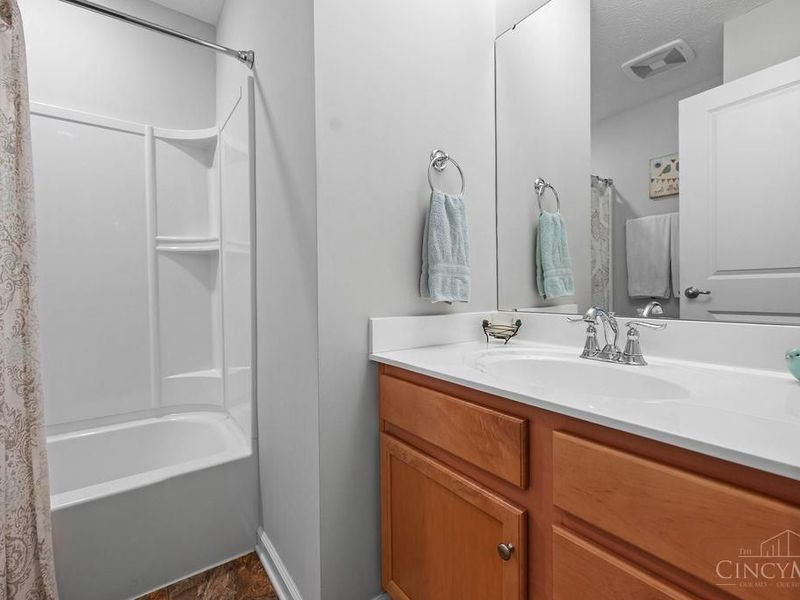 8029 Valley Crossing Drive, Colerain Township, OH 45247 Photo 29