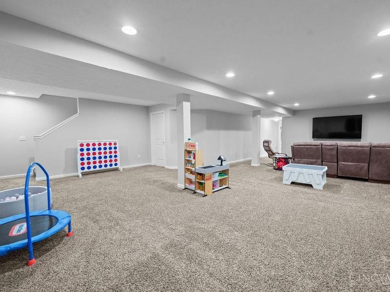 8029 Valley Crossing Drive, Colerain Township, OH 45247 Photo 5