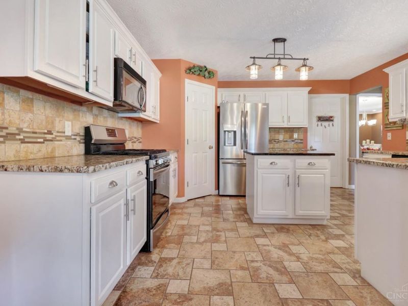 5622 Safari Drive, Liberty Township, OH 45044 Photo 2