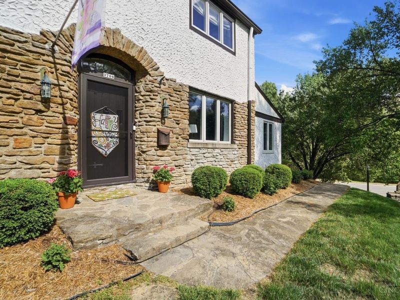 3706 Broadview Drive, Cincinnati, OH 45208 Photo 3