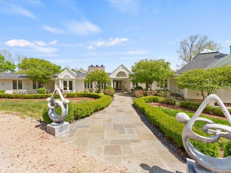 6220 Hawk Ridge Lane, Indian Hill, OH 45243 Photo 3