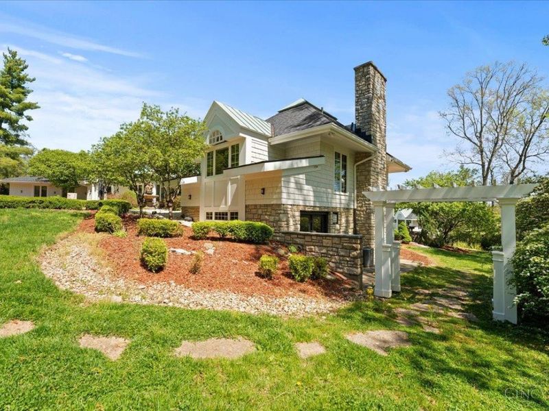 6220 Hawk Ridge Lane, Indian Hill, OH 45243 Photo 4