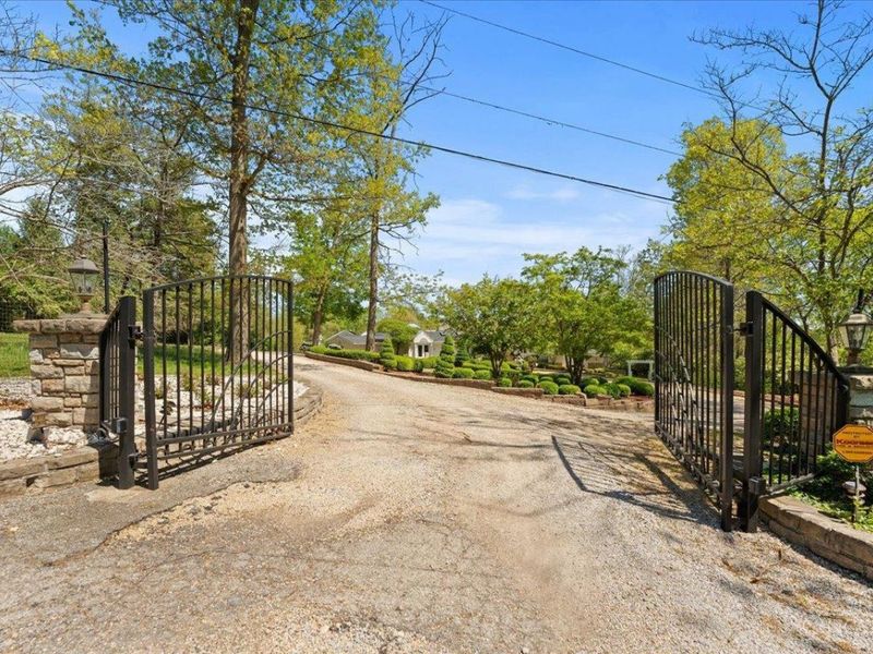 6220 Hawk Ridge Lane, Indian Hill, OH 45243 Photo 42