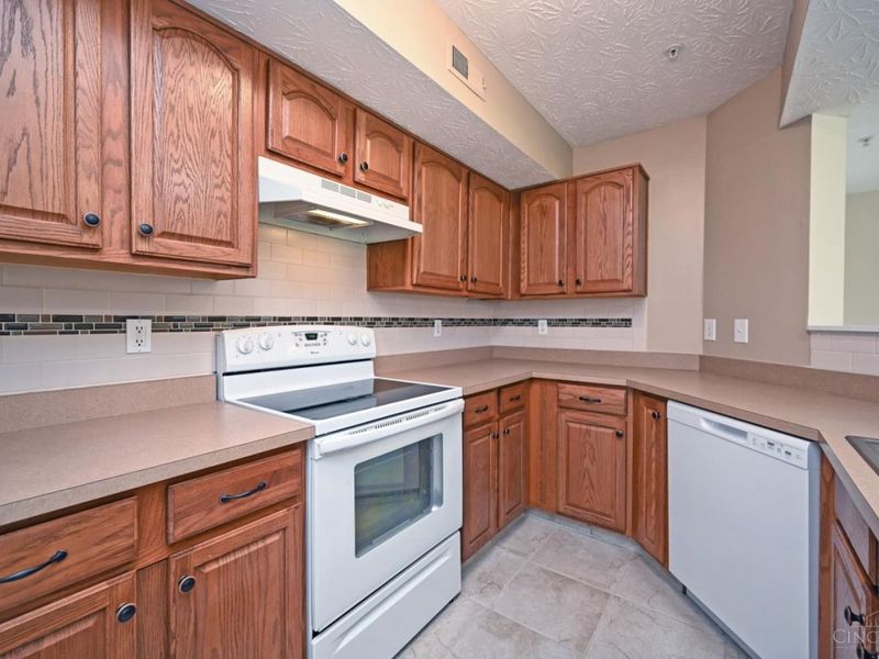 2031 Commons Circle Drive, Batavia Twp, OH 45103 Photo 13