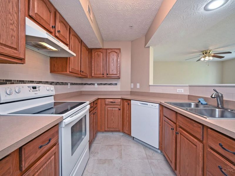 2031 Commons Circle Drive, Batavia Twp, OH 45103 Photo 13