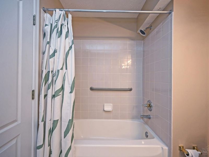 2031 Commons Circle Drive, Batavia Twp, OH 45103 Photo 22